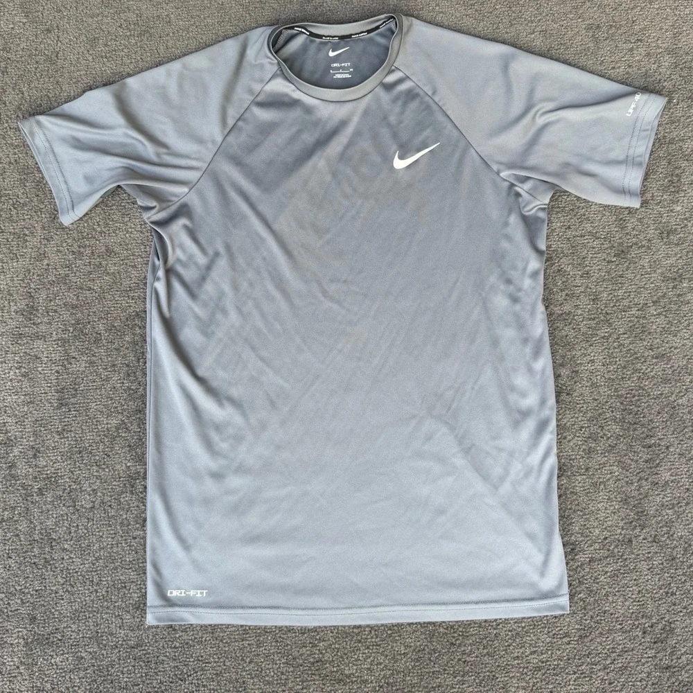 Nike Swim Mens Dri-FIT Gray Short Sleeve UPF 40+ Performance Shirt Small 3664